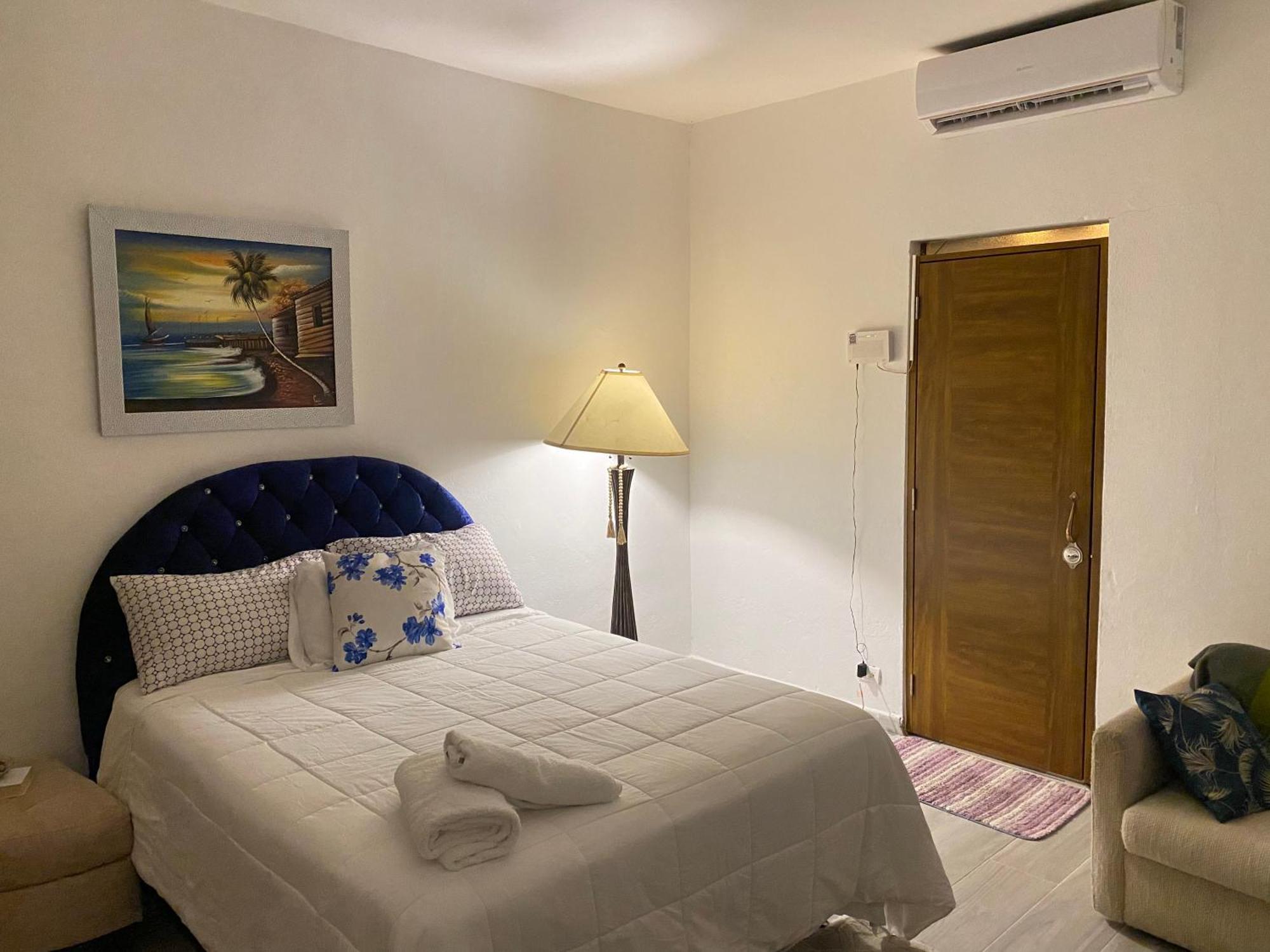 Only Room By Merengue House, 8 Minutos Airport Monte Adentro  Exteriér fotografie